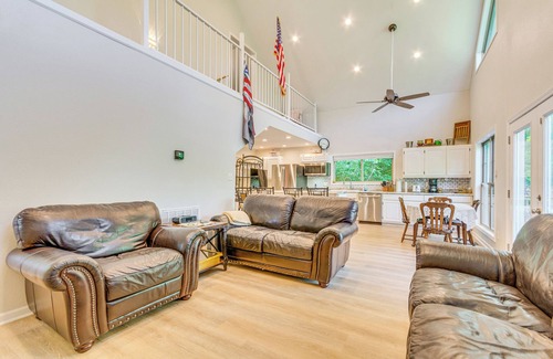 Ferndale House | Lakefront Retreat w/Multi-Level Deck & Dock!