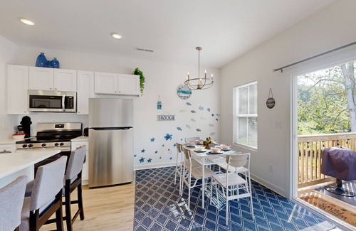 Southmont House | Lakefront retreat with furnished deck, dock, firepit, washer/dryer, & AC