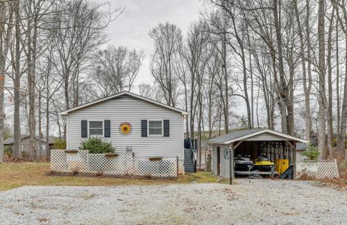 Bracey Apartment | Lakefront Retreat with Dock, Patio and Grill in Bracey