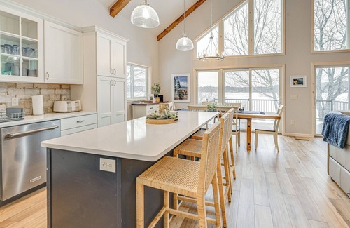 Rhinelander Cottage | Lakefront Rhinelander Cottage w/Private Dock!