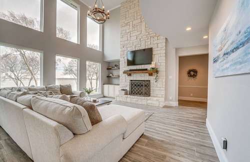 Rowlett House | Lakefront Rockwall Vacation Rental w/ Private Pool