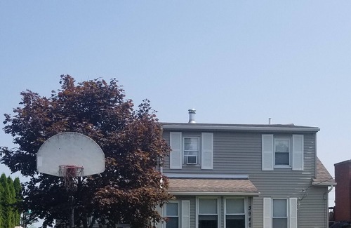 Stony Point House | Lakefront! Sandy Beach! Lake Erie Fishing! 4BR/kayaks/PRIVATE!