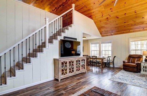 Scottsville House | Lakefront Scottsville Retreat w/Private Dock!