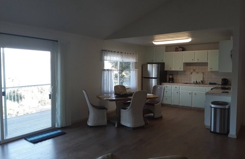Clearlake House | Lakefront Secluded home,~ Sandy Sheltered Cove ~ Serene Location.All "SSSeS"