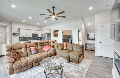Seneca Apartment | Lakefront Seneca Vacation Rental with Shared Dock!