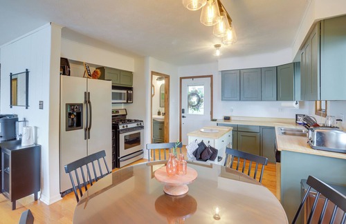 Sister Lakes House | Lakefront Sister Lakes Vacation Rental w/Dock!