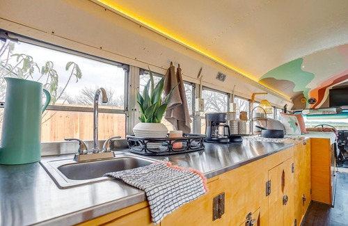 Dennis House | Lakefront Skoolie w/Firepit, Grill, Kayaks, Putting Green, 2 Patios, Yoga Mats.