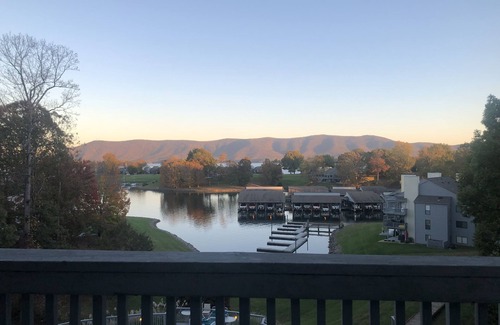 North Shore Condo | Lakefront SML penthouse with stunning mountain-lake views, pools, beach, + more!