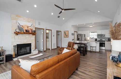 Leisure Land House | Lakefront Stay w/Fire Pit, Grill & Private Dock
