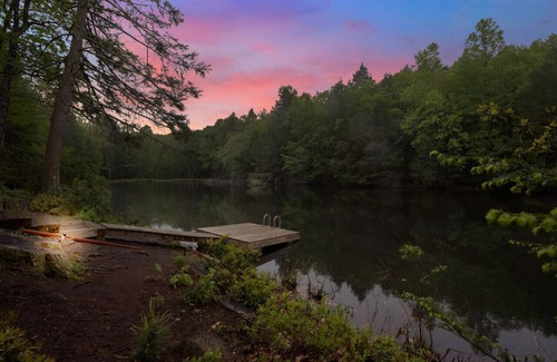 Henryville Apartment | Lakefront Stay w/Sauna, Games & Jacuzzi