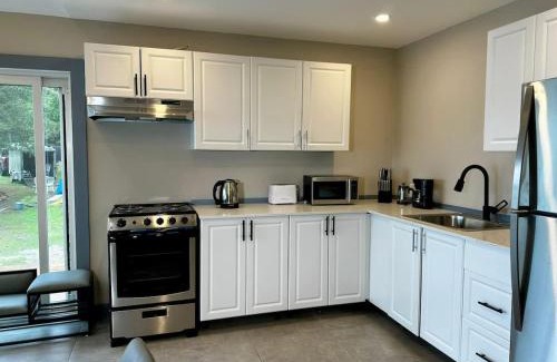 Carling House | Lakefront Studio Cottage #7