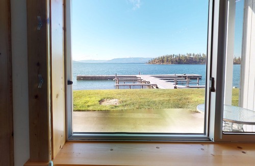 Polson Apartment | Lakefront studio on Flathead Lake with desk, shared yard & swimming docks