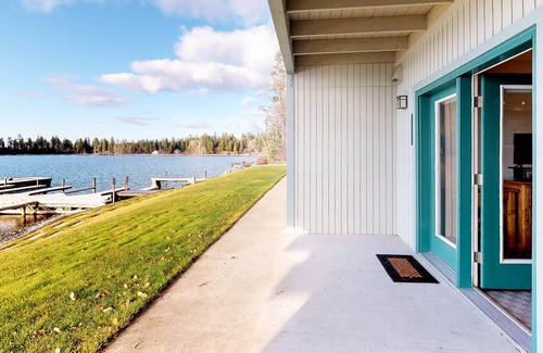 Polson Apartment | Lakefront studio with bay & mountain views, AC, docks for swimming & kayaking