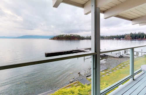 Polson Apartment | Lakefront studio with lake & mountain views, central AC & swimming dock