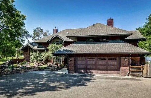 Longmont House | Lakefront STUNNER 15 minutes from Boulder