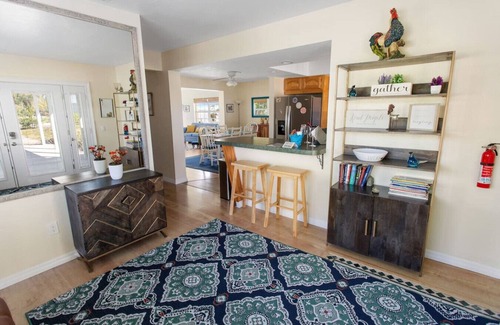 Sebring House | LakeFront Sunrise Cottage