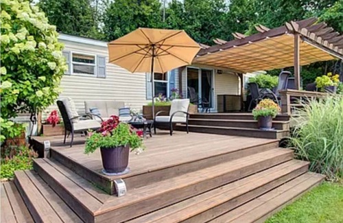 Alburg Cottage | Lakefront Sunset Loon Rock Cottage, private beach, 2-bedroom WiFi free parking