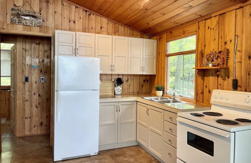 Head Lake Cottage | Lakefront Sunsets Gorgeous Cottage at Kawartha Lakes