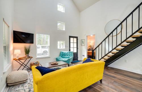 Lone Star House | Lakefront Texas Abode with Kayaks, Fire Pit and Patio!