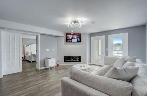 Lake Delton House | Lakefront Therapy for Couples or Families