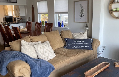 St. Albans House | Lakefront Three Bedroom Cottage