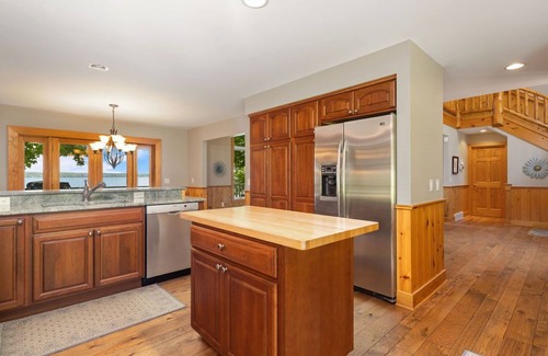 Kewadin House | Lakefront Torch Lake Home - Cottage Atmosphere/Over 4K Sq Ft