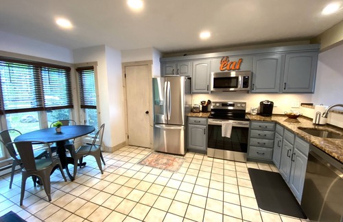 Pocono Pines House | Lakefront townhouse with club beach and pool
