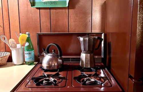 Standish Cottage | Lakefront Traditional 4-bedroom cottage in Frye Island