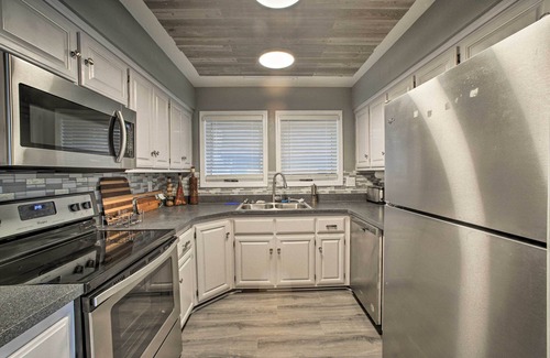 Bella Vista House | Lakefront & Trailside Escape w/Private Dock +Deck