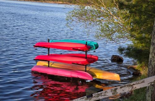 Honor House | Lakefront! Twin Birch Resort - The Red Laker
