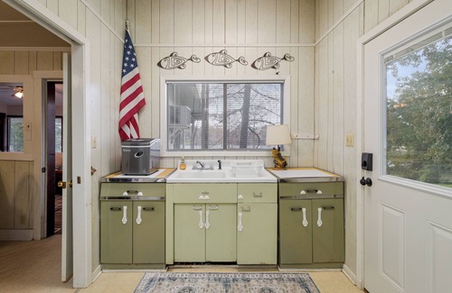 Jonesville House | Lakefront vacation home with 2 boat slips + more!