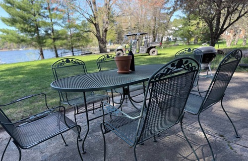 Galloway House | Lakefront Vacation Home