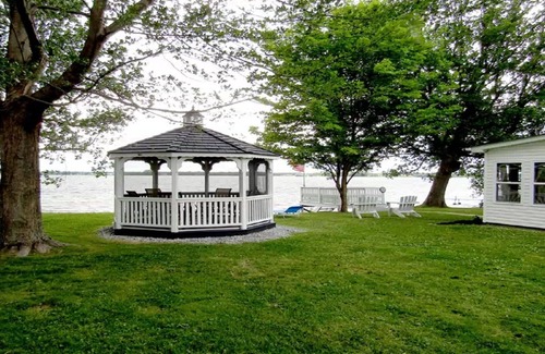 Champlain Cottage | Lakefront vacation rental