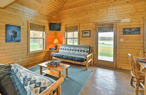 Columbia House | Lakefront Vacation Rental with Patio and Grill!