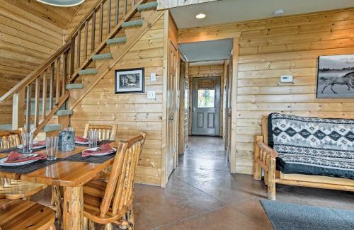 Columbia House | Lakefront Vacation Rental with Patio and Grill!