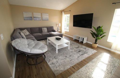 Crescent Lakes House | Lakefront Villa with private heated pool