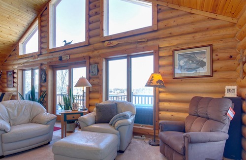 Loretto Cabin | Lakefront Vulcan Cabin w/ Boat Dock & Kayaks!