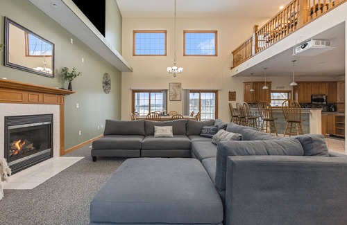 Kent County House | Lakefront W/Private Beach, Pool, Hot Tub, Golf Simulator, Projector, Bar & more