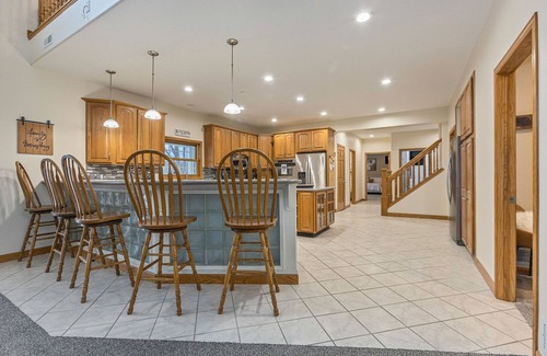 Kent County House | Lakefront W/Private Beach, Pool, Hot Tub, Golf Simulator, Projector, Bar & more