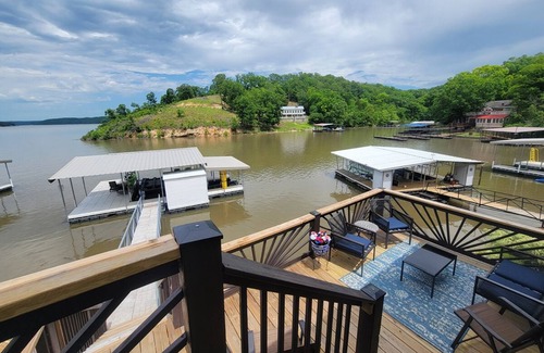 Climax Springs House | Lakefront w/Views, Kayak, Boat Slip