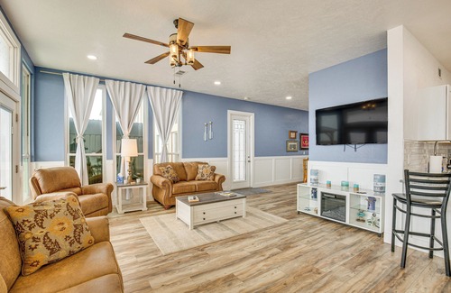 Lakeside City House | Lakefront Wichita Falls Home w/Pool & Hot Tub