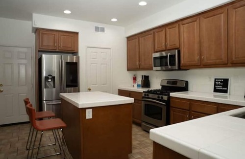 Temecula House | Lakefront - Wine Country Haven in Harveston