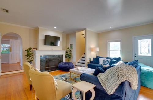 Winter Haven House | Lakefront Winter Haven Retreat Hot Tub and Patio!