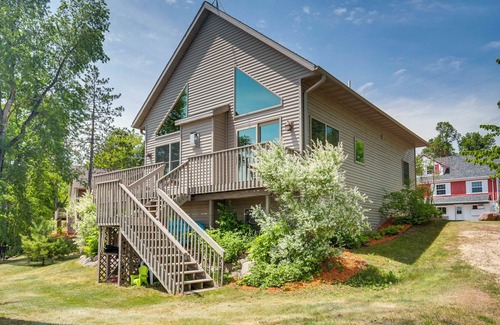 Townsend Cabin | Lakefront Wisconsin Getaway w/Kayak + Boat Dock!