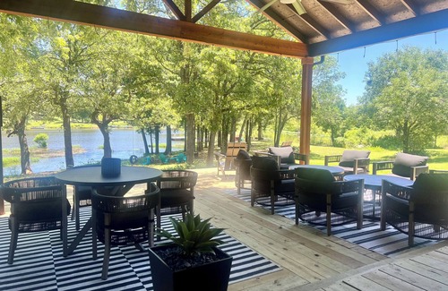Sulphur House | Lakefront with Hot Tub near Lake of the Arbuckles & Turner Falls