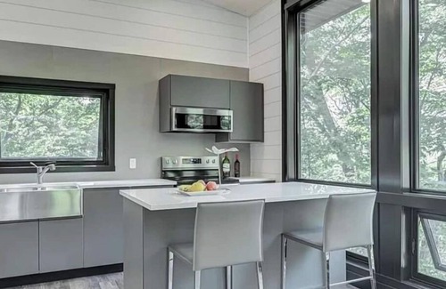 Carling Cottage | LakeHaven: New, inspired, monthly retreat
