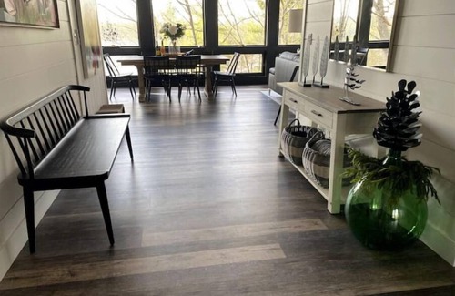 Carling Cottage | LakeHaven: New, inspired, monthly retreat
