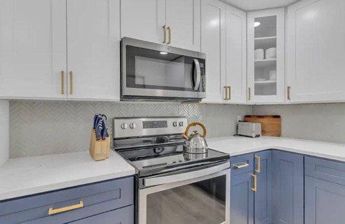 Clear Lake House | ☆LakeHouse 4 Bedroom Newly Renovated Heated pool ☆