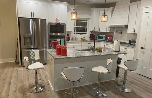 Winchester House | Lakehouse 4BR4BA FreeKayaks 2Kitchen DoubleDeck SwimPool BoatRamp FamilyVacation