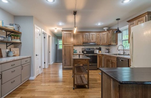 Union Other | Lakehouse and Loft, Elegant rustic escape